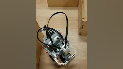 MAZE SOLVER LEGO ROBOT