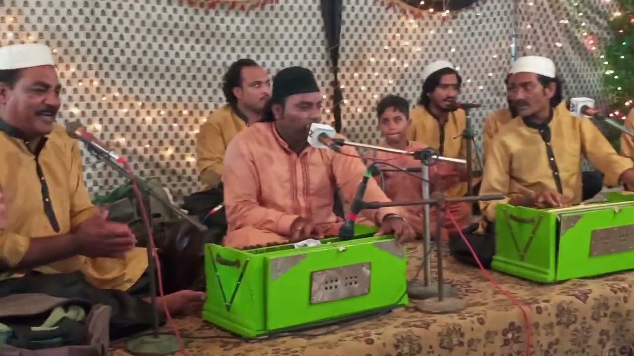 ہویا چانن ساری دنیا تے اج نور مجسم آۓ ہیں