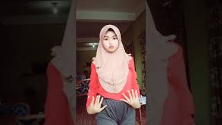 Download Lagu [TIKTOK] Sma hijab hot tete gede MP3