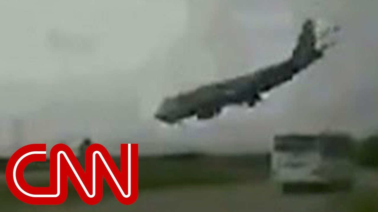 Viral video provides clues to 747 crash - YouTube