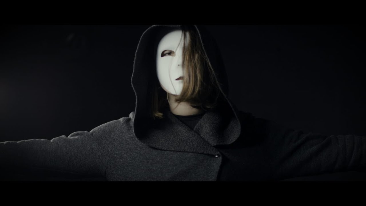 Skullhunter's Diary - Crossing Pale Lands (Official Video)