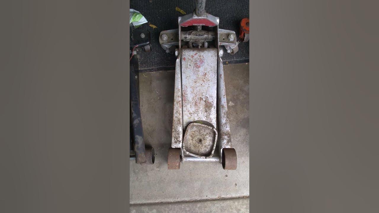 Vintage Floor Jack Collection and VERY Easy Floor Jack Disassembly