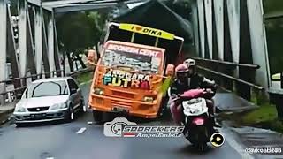 Lagu Ku Puja Puja Mobile Oleng Putra. Dracula