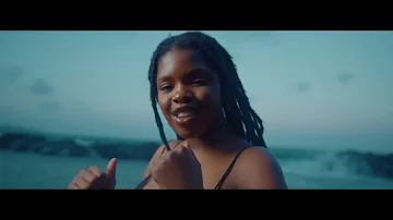 Fezeka Dlamini, Nomfundo Moh & Naledi Aphiwe - Uyanginjabulisa (Official Video)
