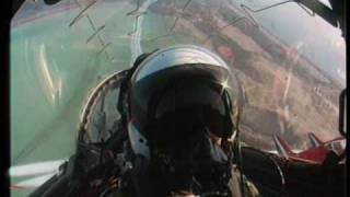 Red Arrows pull 7G