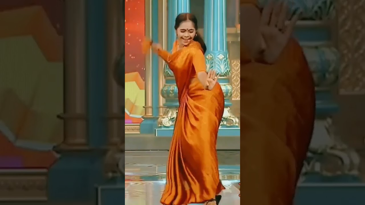 Shivani menon cute dance in saree 