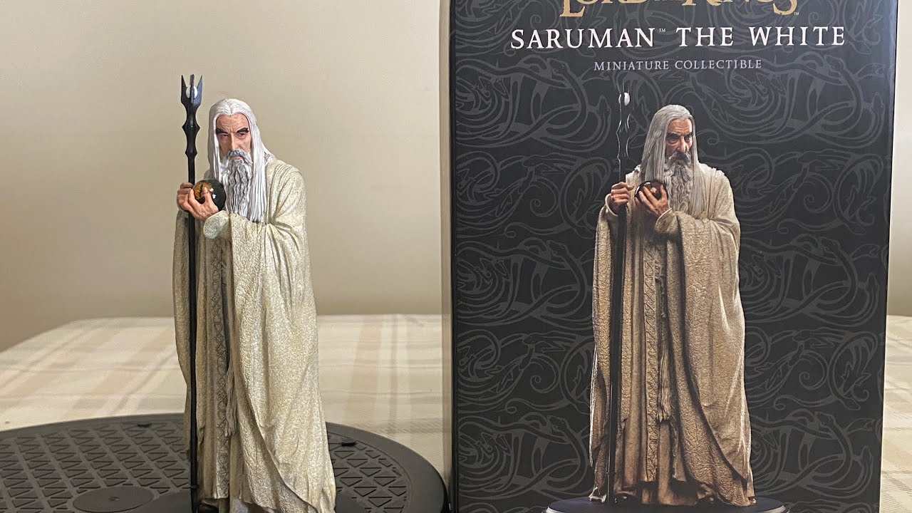 Saruman the White Miniature Statue by Weta