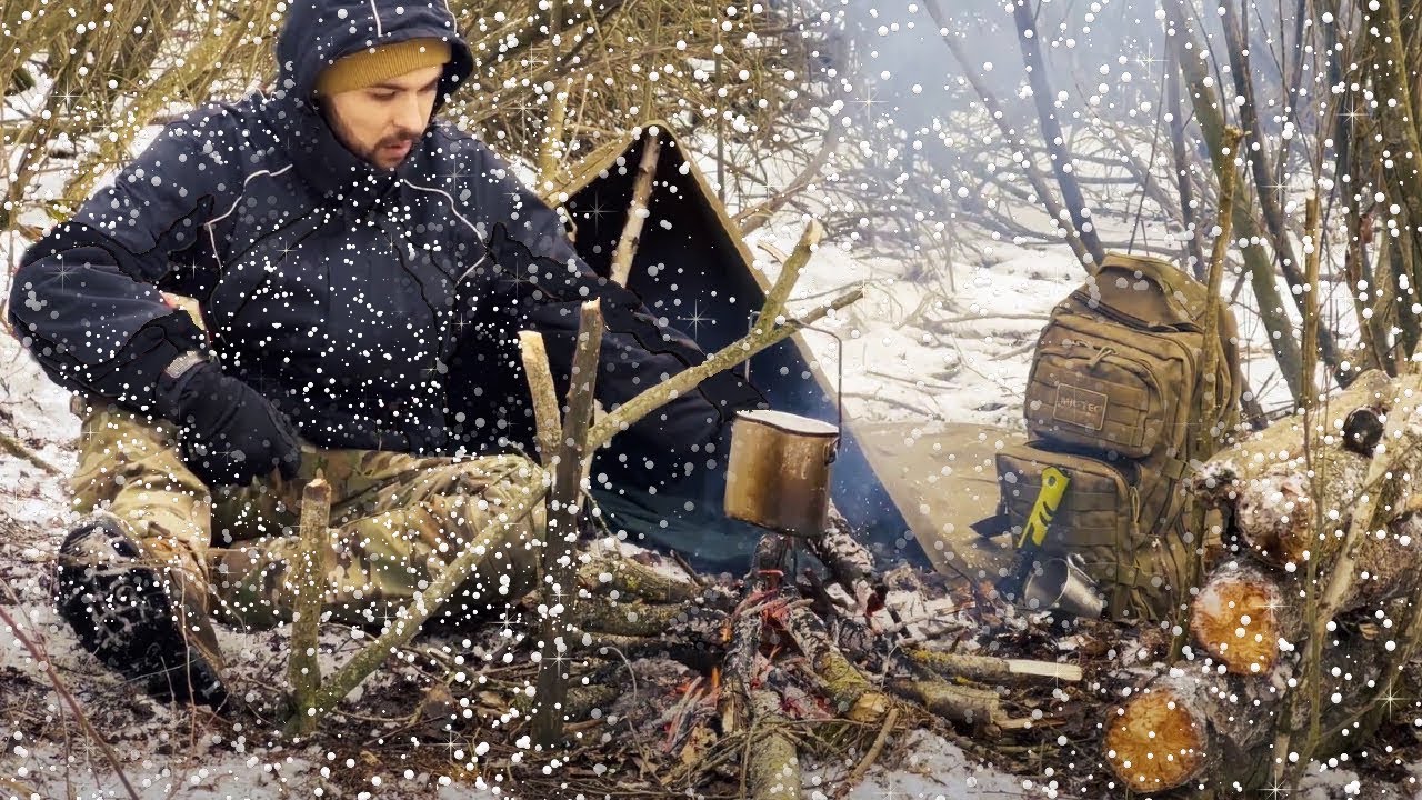 Winter Bushcraft Camping in a Survival Shelter, Bushcraft Camp YouTube