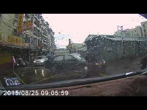 2015-8-25 五股自強路 靠北 車禍 !!!!