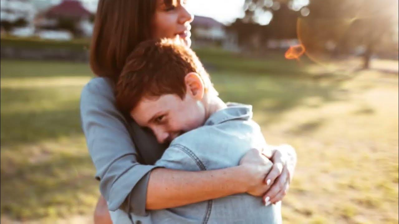 Люди обнимаются. Обнимашки людей. Hug go. Влюбленные обнимаются. Обнимашки людей.