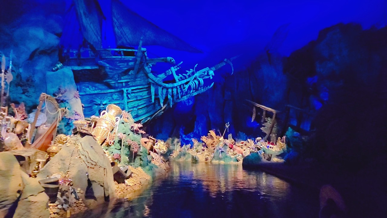 Pirates of the Caribbean Battle for the Sunken Treasure | Original Video