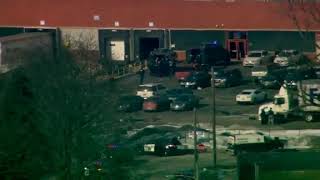 Police enter building in Aurora Illinois follwing active shooter  incident