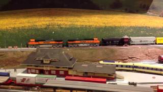 Double-Heading with Kato BNSF Dash 9's