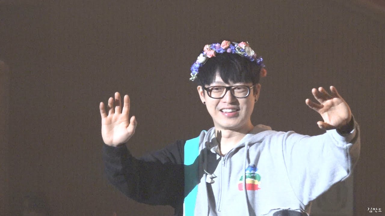 181216 화관 쓴 하현우 국카스텐 서울 HAPPENING 해프닝 콘서트 - YouTube