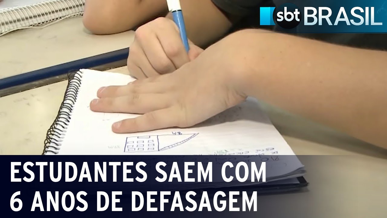Alunos do Ensino Médio saem com defasagem de 6 anos | SBT Brasil (02/03/22)