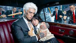 Download Lagu Demi selamat, ia kabur ke mobil orang asing—tak sangka dia CEO miliarder licik! MP3