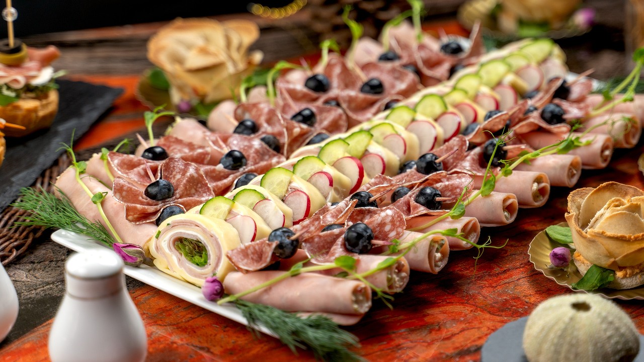 Quick Ham & Melted Cheese Roulade Platter. Easy Holiday Appetizer Recipes