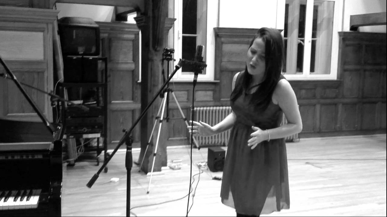 Bianca Nicholas ft. Oliver Poole - Hallelujah