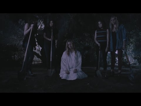 Pretty Little Liars - The Liars Bury Elliott - 7x04 "Hit and Run, Run, Run"