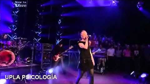 Garbage - Stupid Girl (Live on Jools Holland 2001)