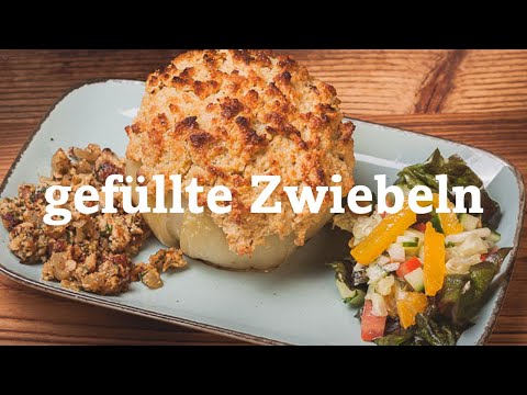 Video: Wie Man Mit Käse Gefüllte Zwiebeln Grillt