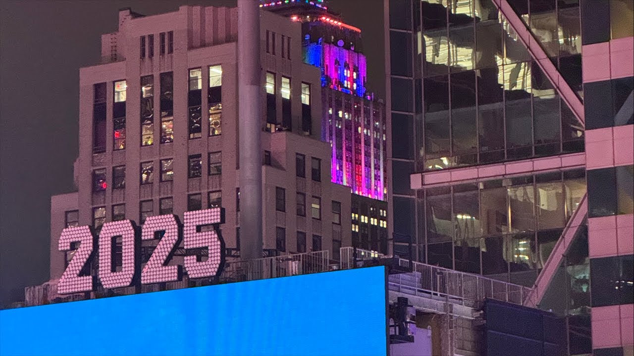 LIVE! From NYC n New Year’s Eve!