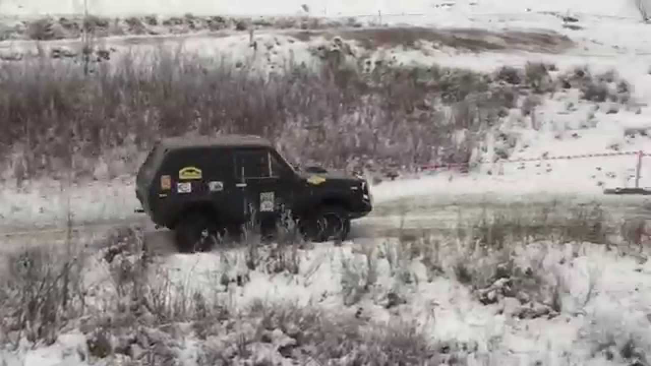 Нива на трассе