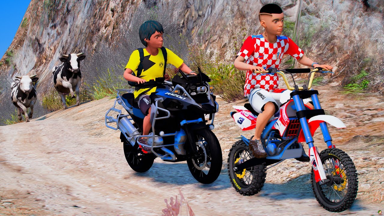 GTA V: MODS - DEI UMA FUGA INSANA DAS VACA COM MINI MOTO DE CRIANÇA NA TRILHA