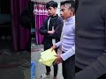 Ek kattha do goli pakd li