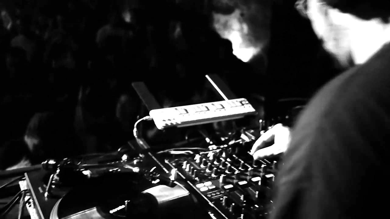 Mirko Machine DJ MIRKO MACHINE LIVE! - Momentaufnahmen / Weimar (2012). - YouTube