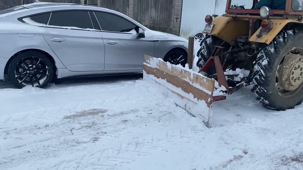 Zima w kołchozie - Pług z drewna na podnośnik