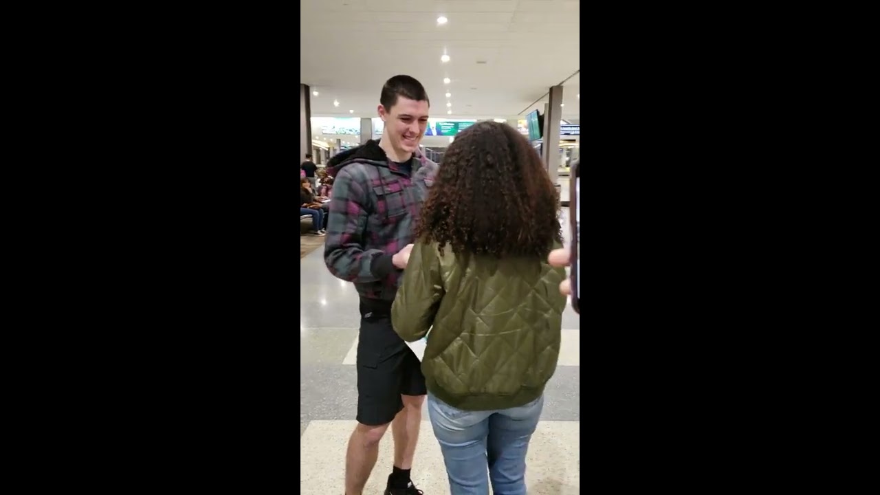 Meeting My Long Distance Boyfriend For The First Time