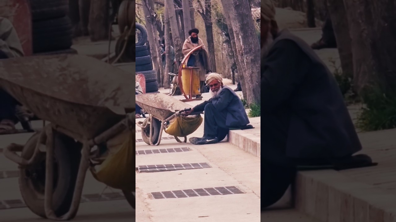 Poor Afghan People On Roads In Ramadan 