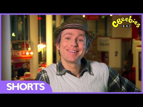cbeebies-elves-and-the-shoemaker---behind-the-scenes-with-mr-bloom