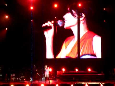 王菲2011巡唱-王菲首唱EASON大開眼界-非比尋常!