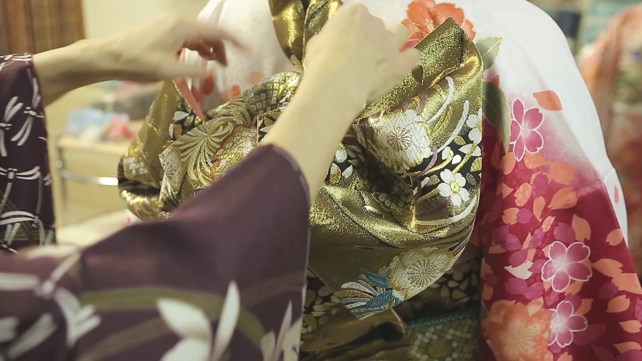 女装男子に振袖衣装を着てもらった Youtube