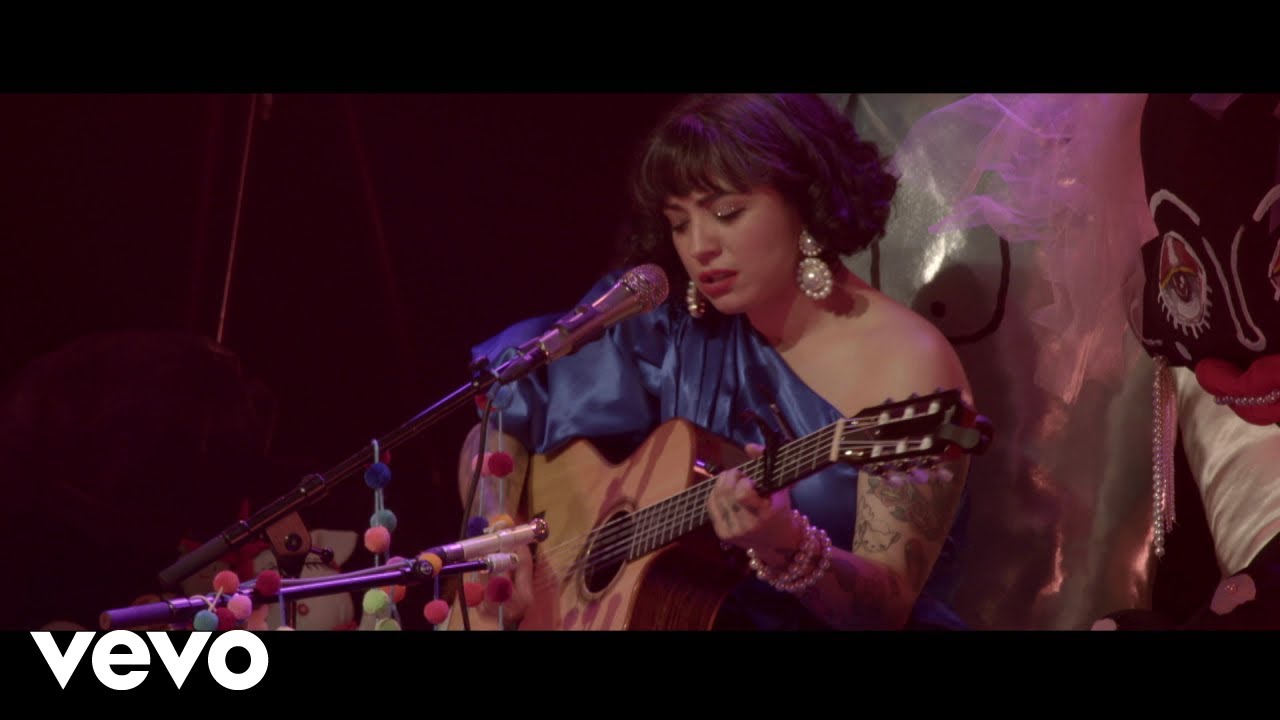 Mon Laferte - Amor Completo (En Vivo, Desde El Lunario del Auditorio Nacional) Mon Laferte - Amor Completo (En Vivo, Desde El Lunario del Auditorio Nacional)