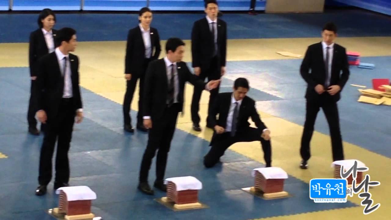 기와장 격파하는 유천이_20140320 쓰리데이즈 촬영 이벤트