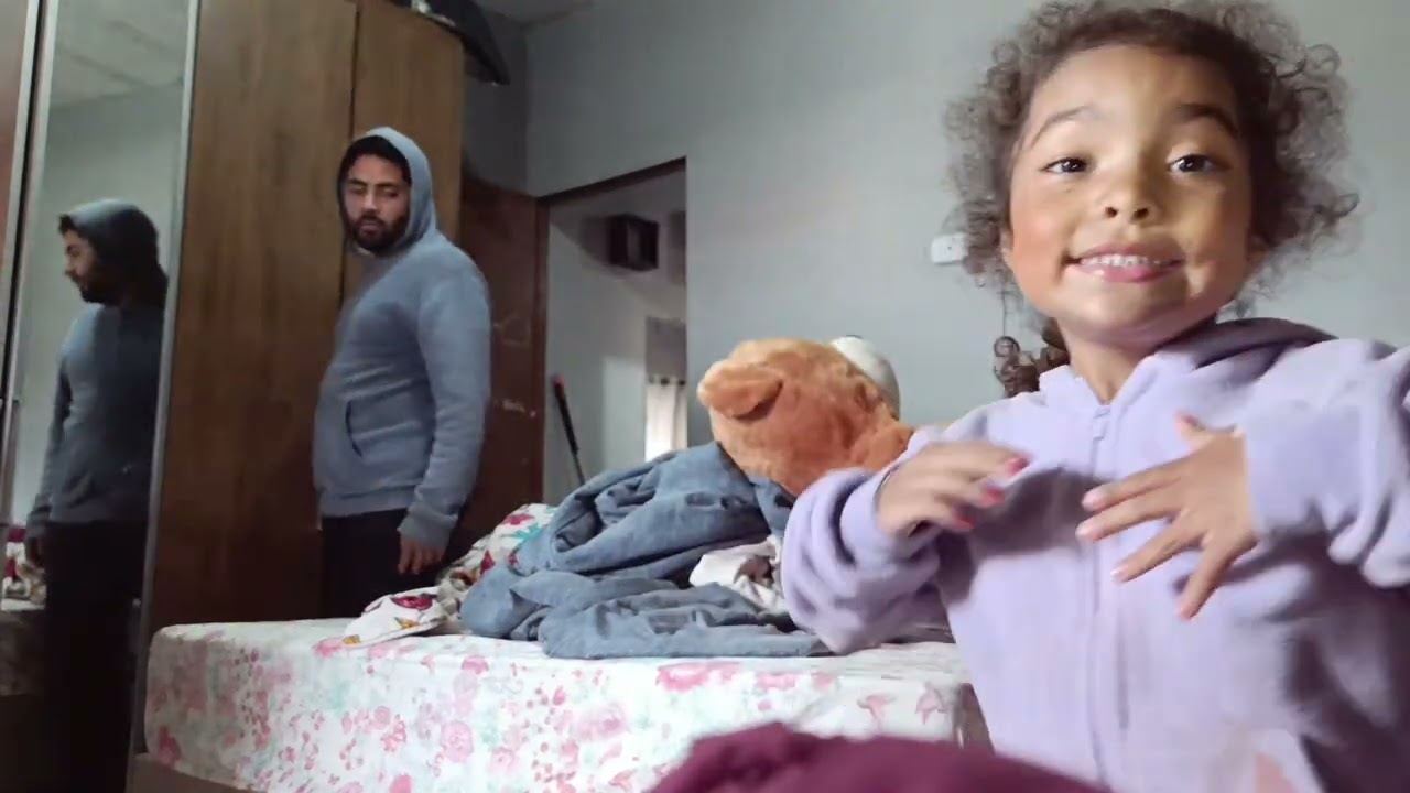 MARIA E PAPAI ARRUMANDO A BAGUNÇA DA CASA😰