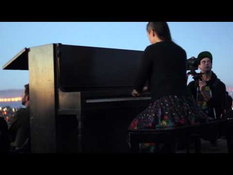 Piano playing at Bernal Heights
