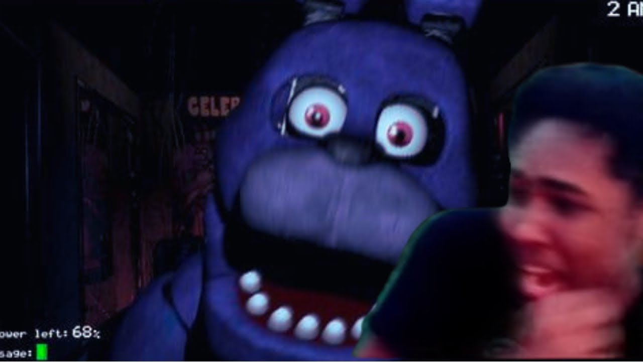 PLAYING FIVE NIGHTS AT FREDDYS (Yo This Game Kinda Scary) - YouTube