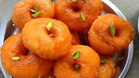 दिवाली के लिए बनाएं हलवाई स्टाइल बालूशाही 😍 | बाजार जैसी खस्ता और परतदार मिठाई | Balushahi Recipe