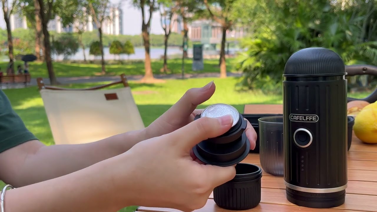 cafelffe コーヒーマシーン Cafelffe 2-in-1 Hot/Cold Portable Espresso Machine MK-502 - YouTube
