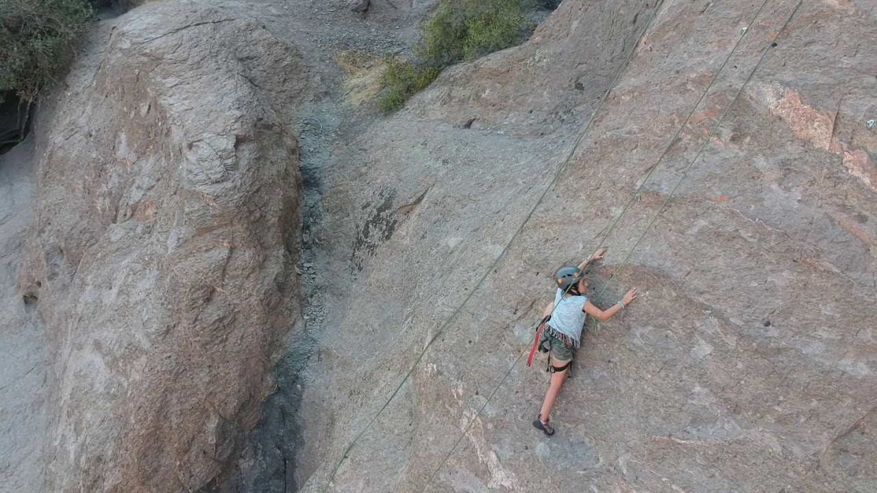 Escalada en roca con niños - YouTube