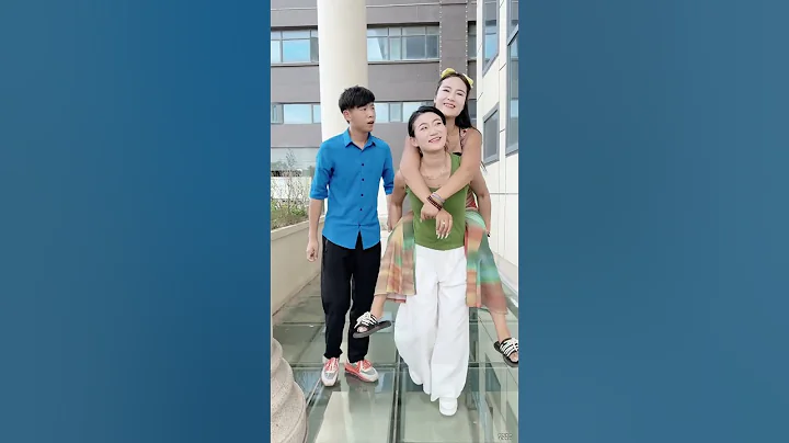 女友本來肚子疼，結果閨蜜來了，她卻選擇陪她鬧，這種情誼你懂嗎#社會百態#人生百態#shorts - 天天要聞