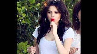 Rare!! Selena Gomez Pictures