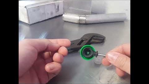 The easiest way to fix or repair your Saturn Relay shift lever! Kit includes replacement bushing.