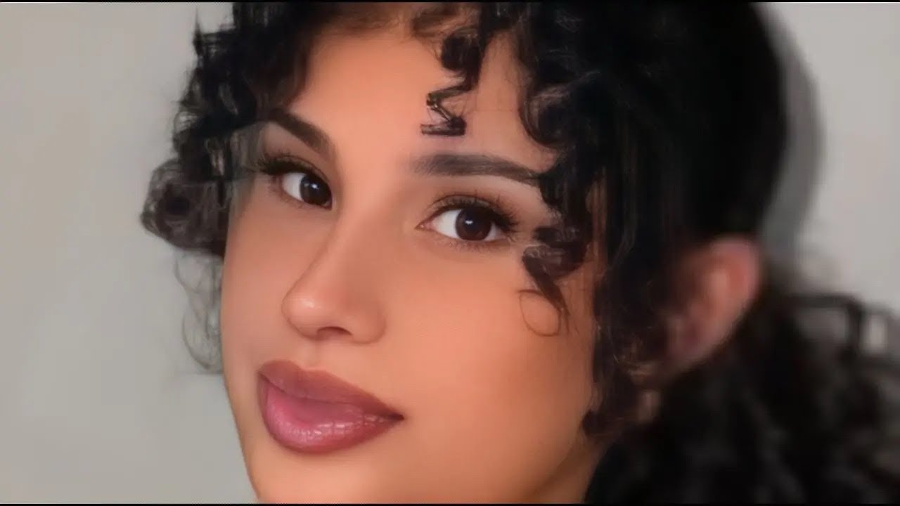 Linie : The Gorgeous Plus Size Curvy Model That is Revolutionizing ...