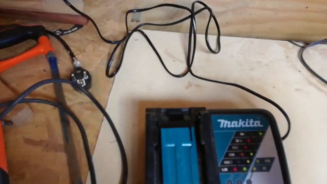 Tip Astuce Makita chargeur, changer la sonnerie!!!! change the song 