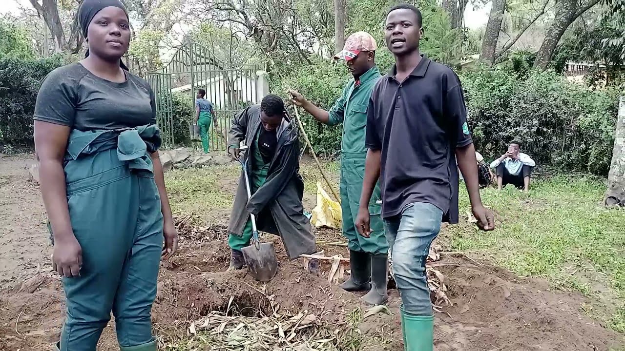 JINSI YA KUTENGENEZA MBOLEA ASILIA | How to make compost manure
